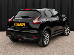 2017 Nissan Juke 1.6 Tekna Xtron Euro 6 5dr in Black — image 6