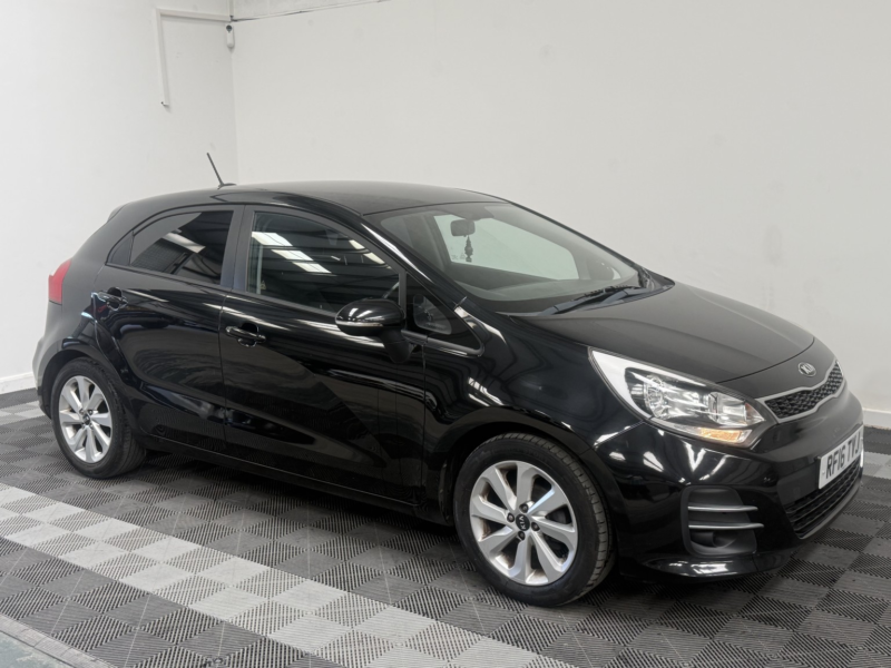 2016 Kia Rio 1.1 Crdi Ecodynamics 2 in Black — image 1
