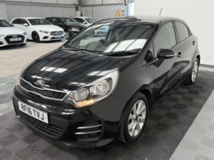 2016 Kia Rio 1.1 Crdi Ecodynamics 2 in Black — image 3