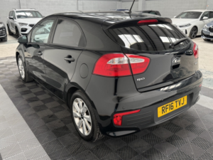 2016 Kia Rio 1.1 Crdi Ecodynamics 2 in Black — image 4