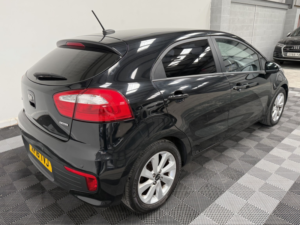 2016 Kia Rio 1.1 Crdi Ecodynamics 2 in Black — image 6