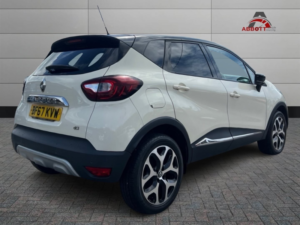 2017 Renault Captur 1.5 Dynamique S Nav Dci 90 in White — image 6