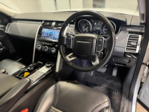 2017 Land Rover Discovery 2.0 Sd4 Hse Auto 4WD Euro 6 (s/s) 5dr in White — image 2