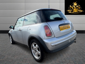 2004 MINI Hatch 1.6 One Hatch in Silver — image 5