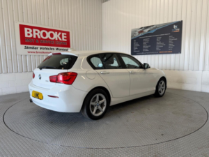 2017 BMW 1 Series 1.5 118i Se Euro 6 (s/s) 5dr in White — image 4