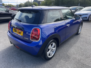 2018 MINI Hatch 1.5 Cooper 3-Door Hatch in Blue — image 6