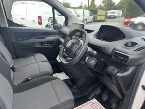 2021 Peugeot Partner 1.5 Bluehdi 1000 Professional in White — image 3