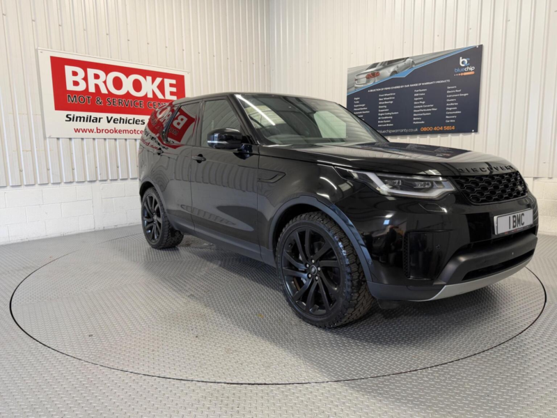 2021 Land Rover Discovery 3.0 D300 Mhev Hse Auto 4WD Euro 6 (s/s) 5dr in Black — image 1
