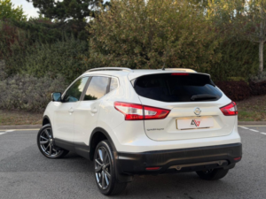 2014 Nissan Qashqai 1.6 Dci Tekna 4WD Euro 5 (s/s) 5dr in White — image 6