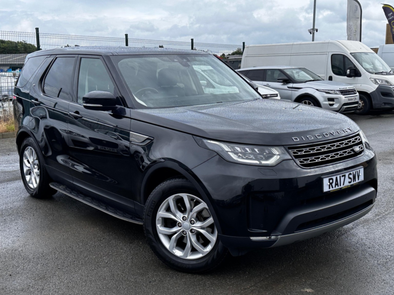 2017 Land Rover Discovery 2.0 Sd4 Se in Black — image 1