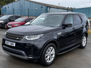 2017 Land Rover Discovery 2.0 Sd4 Se in Black — image 4