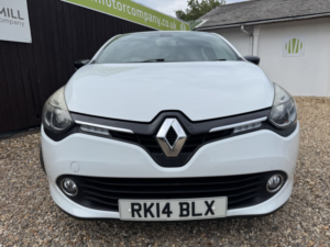 2014 Renault Clio 1.2 Dynamique Medianav 1.2 16v 75 in White — image 2