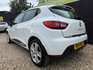 2014 Renault Clio 1.2 Dynamique Medianav 1.2 16v 75 in White — image 4