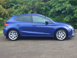 2017 SEAT Ibiza 1.0 Tsi Fr in Blue — image 2