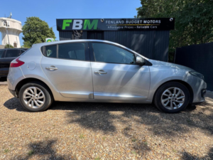 2014 Renault Megane 1.5 Dci Energy Dynamique Tomtom Euro 5 (s/s) 5dr in Silver — image 4