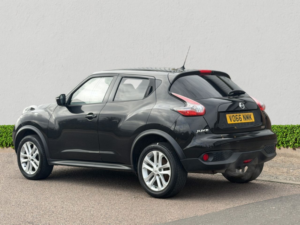 2016 Nissan Juke 1.2 Dig-T N-Connecta SUV 5dr Petrol Manual Euro 6 (s/s) (115 Ps) in Black — image 5