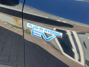 2018 Mitsubishi Outlander 2.4 Outlander 4h PHEV CVT 4WD 5dr in Black — image 5