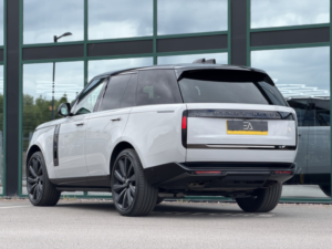 2023 Land Rover Range Rover 4.4 P615 V8 Sv in Grey — image 2