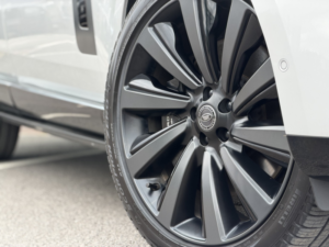 2023 Land Rover Range Rover 4.4 P615 V8 Sv in Grey — image 4