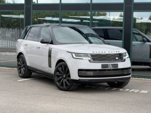 2023 Land Rover Range Rover 4.4 P615 V8 Sv in Grey — image 5