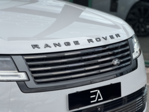 2023 Land Rover Range Rover 4.4 P615 V8 Sv in Grey — image 6
