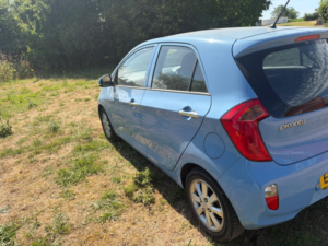 2014 Kia Picanto 1.3 2 in Blue — image 3