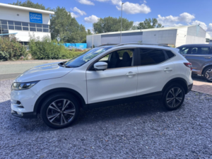 2020 Nissan Qashqai 1.3 Dig-T N-Connecta in White — image 5