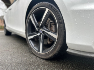 2014 Volvo V40 2.0 D2 R-Design Lux Nav in White — image 3