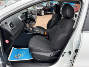 2016 Renault Kadjar 1.5 Dci Dynamique Nav Edc Euro 6 (s/s) 5dr in White — image 4