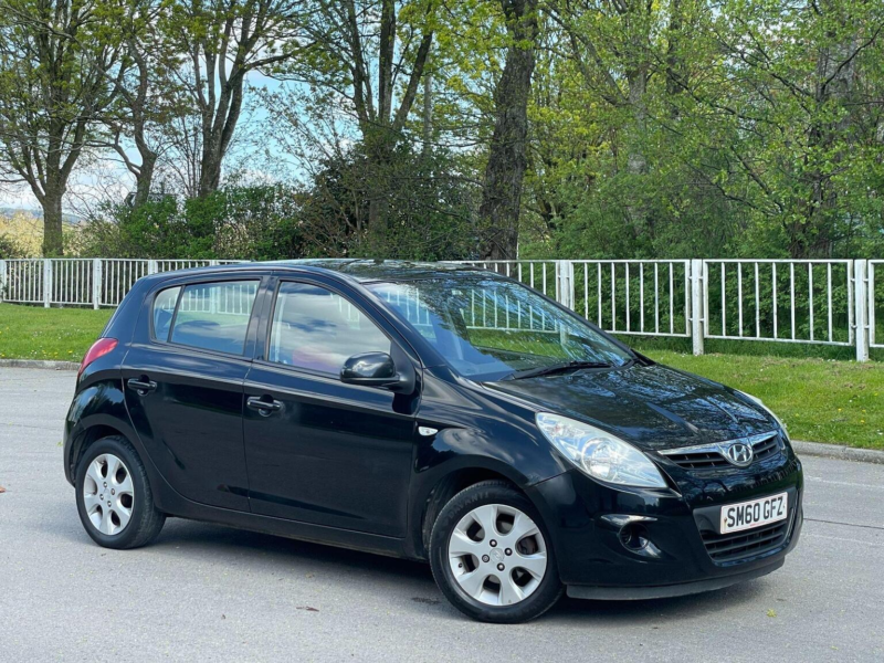 2010 Hyundai I20 1.4 Comfort Euro 5 5dr in Black — image 1