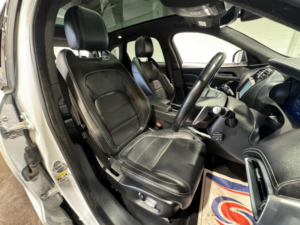 2019 Jaguar F-Pace 2.0 D180 Chequered Flag Auto AWD Euro 6 (s/s) 5dr in White — image 3