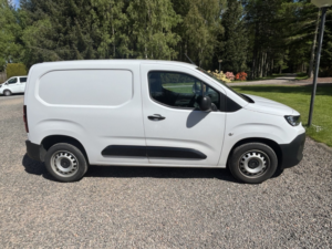 2024 Citroen Berlingo 1.5 Berlingo Pv M Bhdi 1.5 100 S&s Mt6 Enterprise in White — image 5