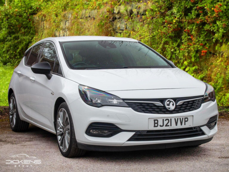2021 Vauxhall Astra 1.2 Turbo Griffin Edition Euro 6 (s/s) 5dr in White — image 1