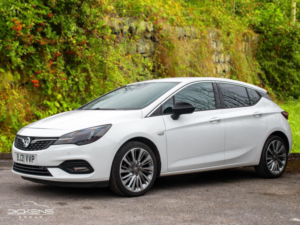 2021 Vauxhall Astra 1.2 Turbo Griffin Edition Euro 6 (s/s) 5dr in White — image 3