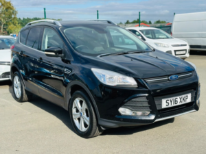 2016 Ford Kuga 1.5 T Ecoboost Zetec in Black — image 4