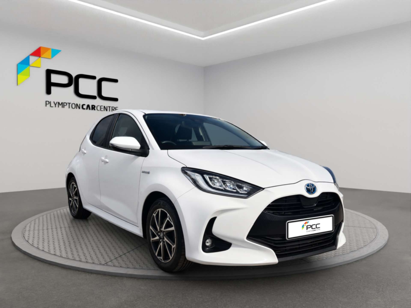 2021 Toyota Yaris 1.5 Yaris Design Hev CVT 5dr in White — image 1