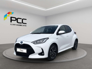 2021 Toyota Yaris 1.5 Yaris Design Hev CVT 5dr in White — image 4