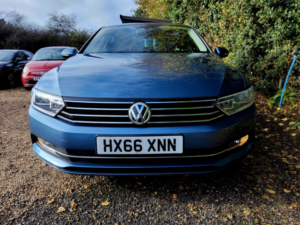 2016 Volkswagen Passat 1.6 Tdi Bluemotion Tech Se Business in Blue — image 2