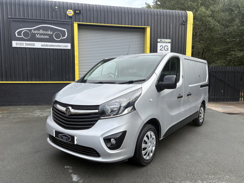 2019 Vauxhall Vivaro 1.6 Cdti 2700 Sportive in Silver — image 1