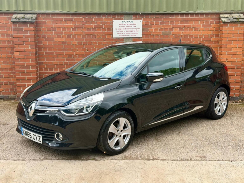 2016 Renault Clio 0.9 Tce Dynamique Nav Euro 6 (s/s) 5dr in Black — image 1