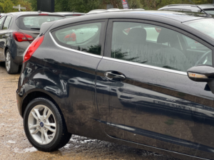 2015 Ford Fiesta 1.3 Zetec in Black — image 4