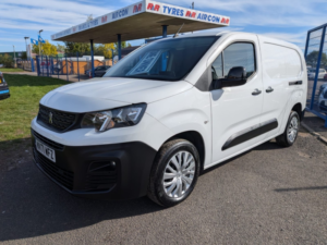 2022 Peugeot Partner 1.5 Bluehdi 950 Professional Premium in White — image 2