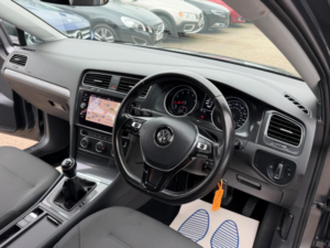 2017 Volkswagen Golf 1.4 Tsi Bluemotion Tech Se Nav Euro 6 (s/s) 5dr in Grey — image 3