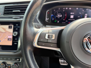 2020 Volkswagen Tiguan 2.0 Tdi R-Line Tech DSG 4motion Euro 6 (s/s) 5dr in White — image 5