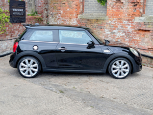 2015 MINI Hatch 2.0 Cooper Sd 3-Door Hatch in Black — image 5