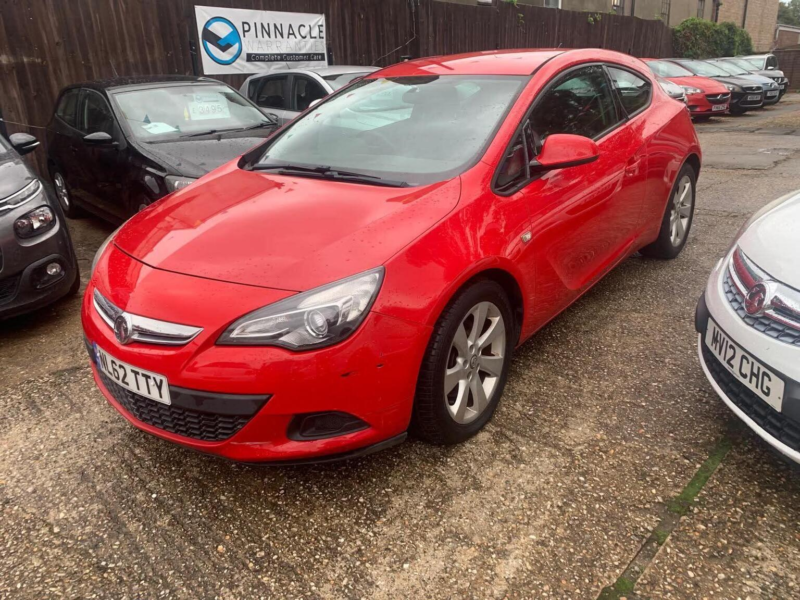2012 Vauxhall Astra Gtc 1.4t 16v Sport Euro 5 (s/s) 3dr in Red — image 1