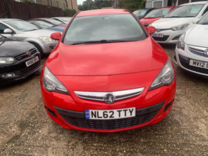 2012 Vauxhall Astra Gtc 1.4t 16v Sport Euro 5 (s/s) 3dr in Red — image 2