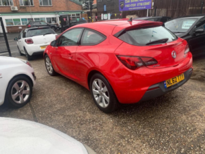 2012 Vauxhall Astra Gtc 1.4t 16v Sport Euro 5 (s/s) 3dr in Red — image 5