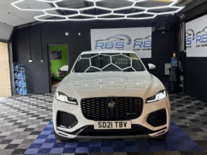 2021 Jaguar F-Pace 2.0 D165 Mhev R-Dynamic S in White — image 2