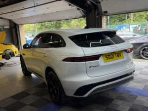 2021 Jaguar F-Pace 2.0 D165 Mhev R-Dynamic S in White — image 5